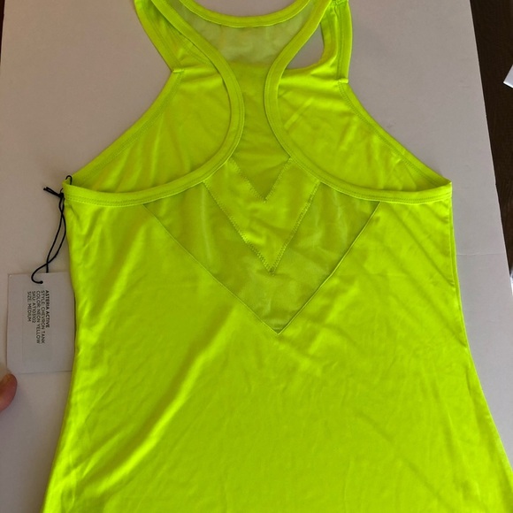 🔥 FIRE SALE CLOSET CLOSING🔥 NWT Asteria Active Chevron Mesh Back Tank M - Picture 8 of 8